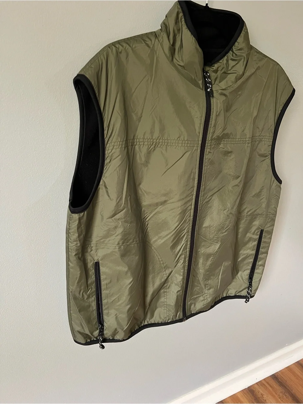 Cabelas sleeveless quilted